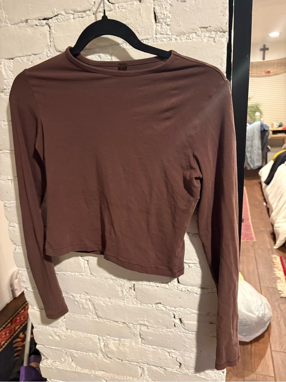 Skims Long Sleeve Women's Crop Top in Chocolate Brown